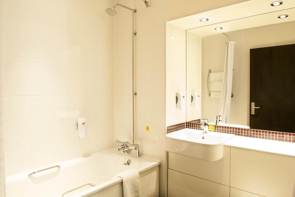 Premier Inn Uttoxeter Εξωτερικό φωτογραφία